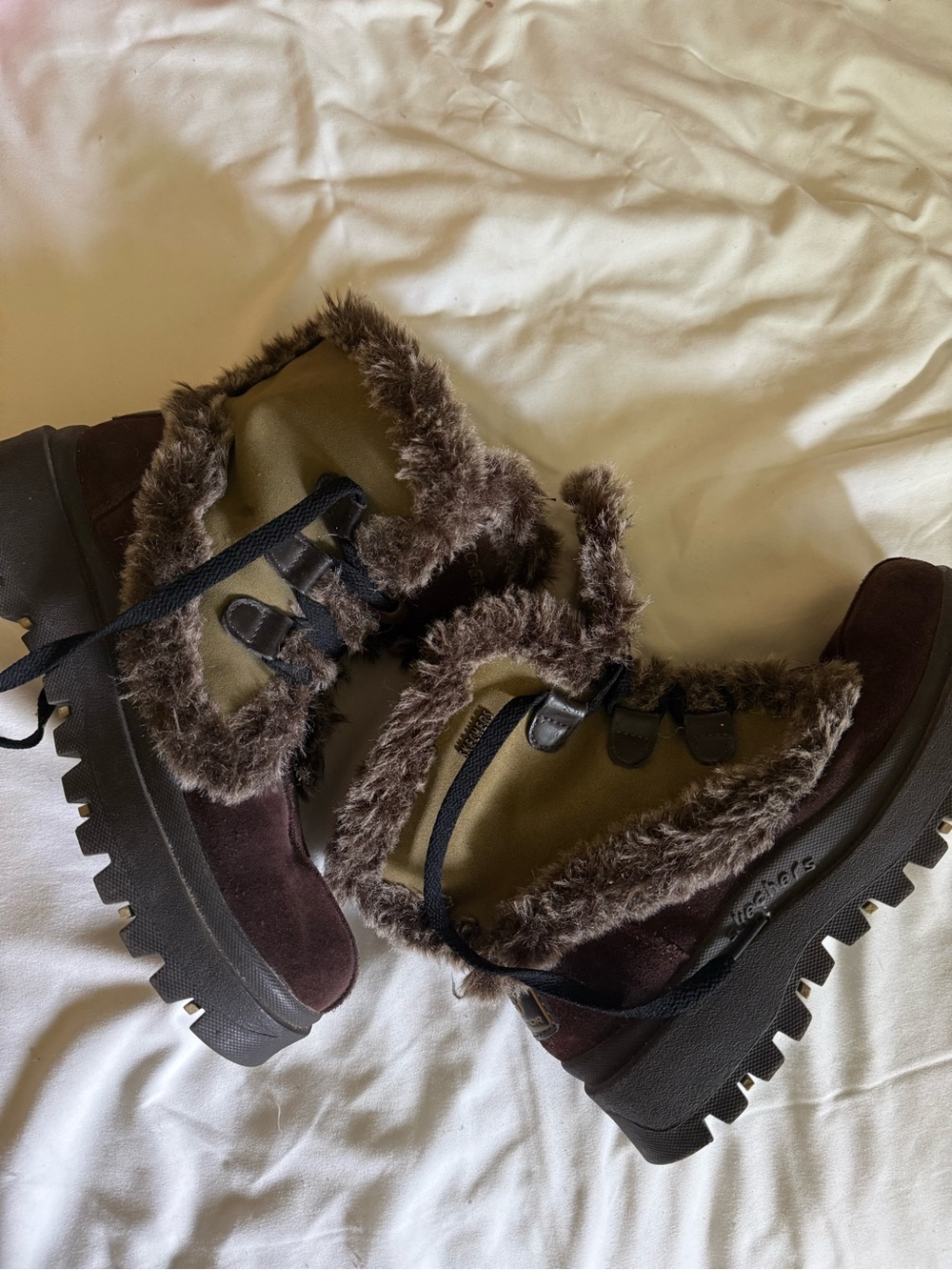 y2k vintage skechers fur boots